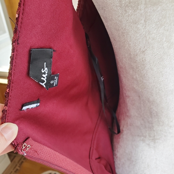 Lulus catching compliments burgundy sequin gown - Picture 11 of 14